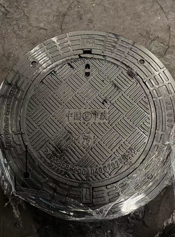 永登球墨铸铁防沉降井盖展示